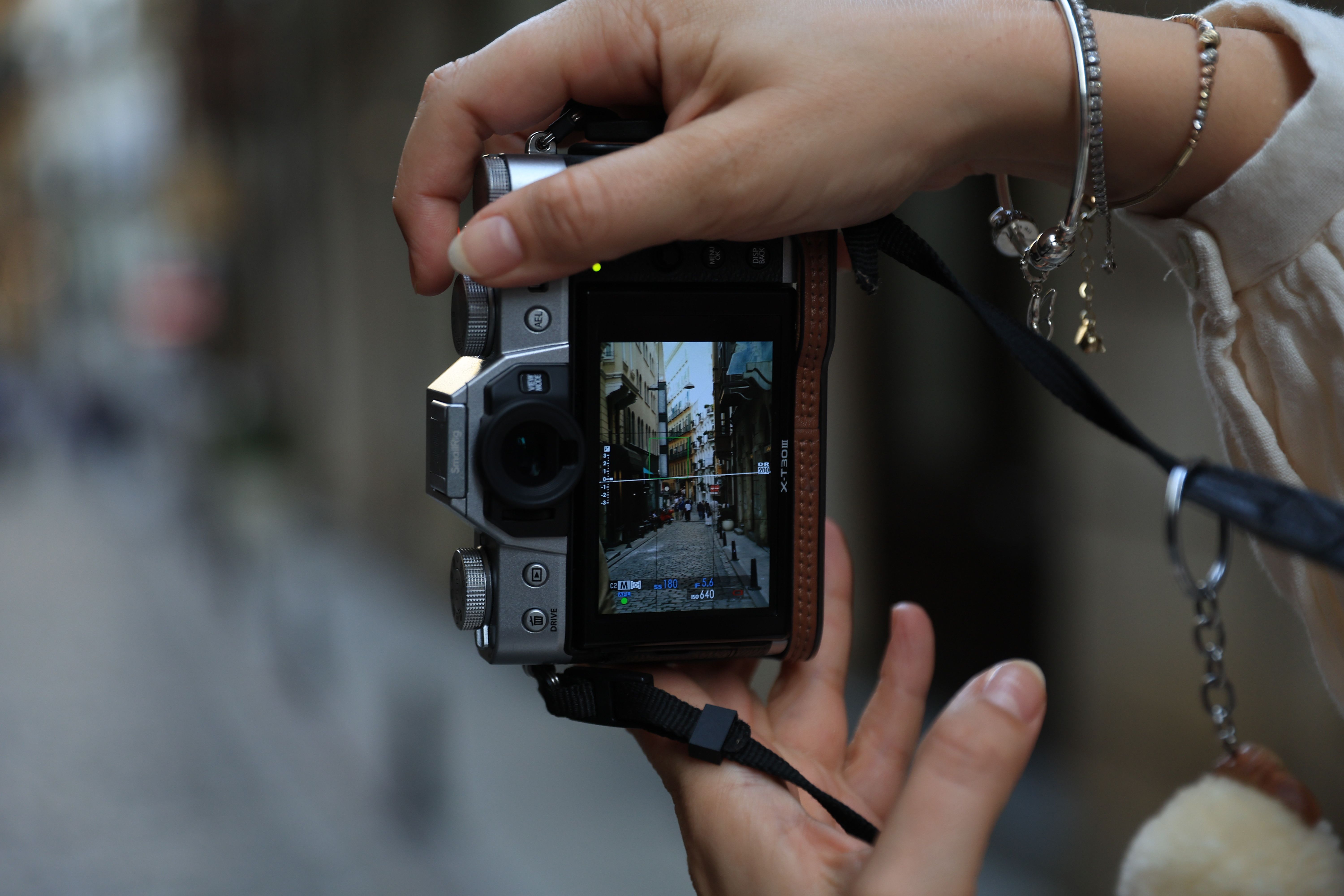 Why alley shadows make city frames feel cinematic — what are common mistakes in one point perspective?