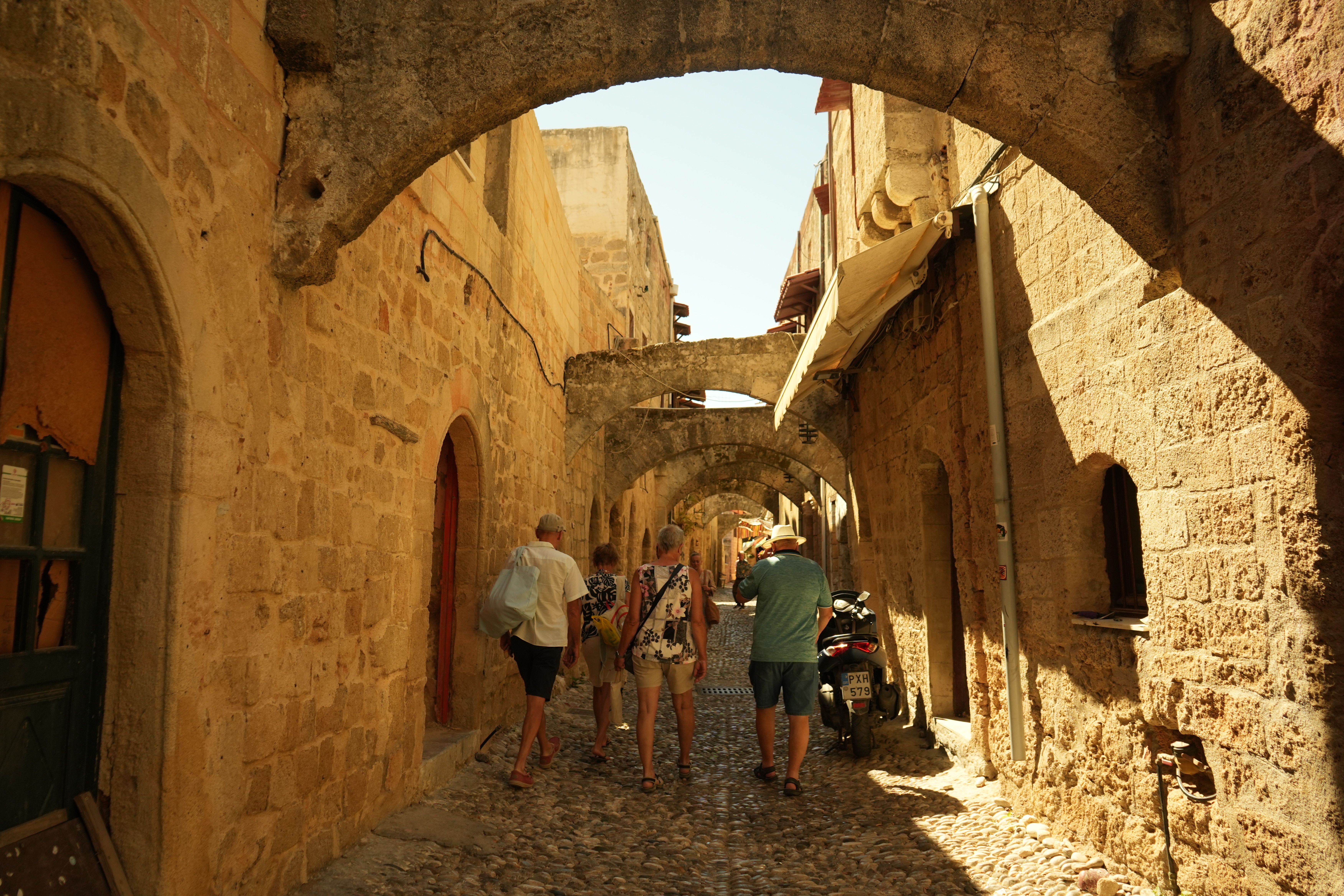 Every Tourist Makes at Least 1 of These Mistakes in Europe—Here’s What Local Tour Guides Say to Do Instead — Photo by Kader A