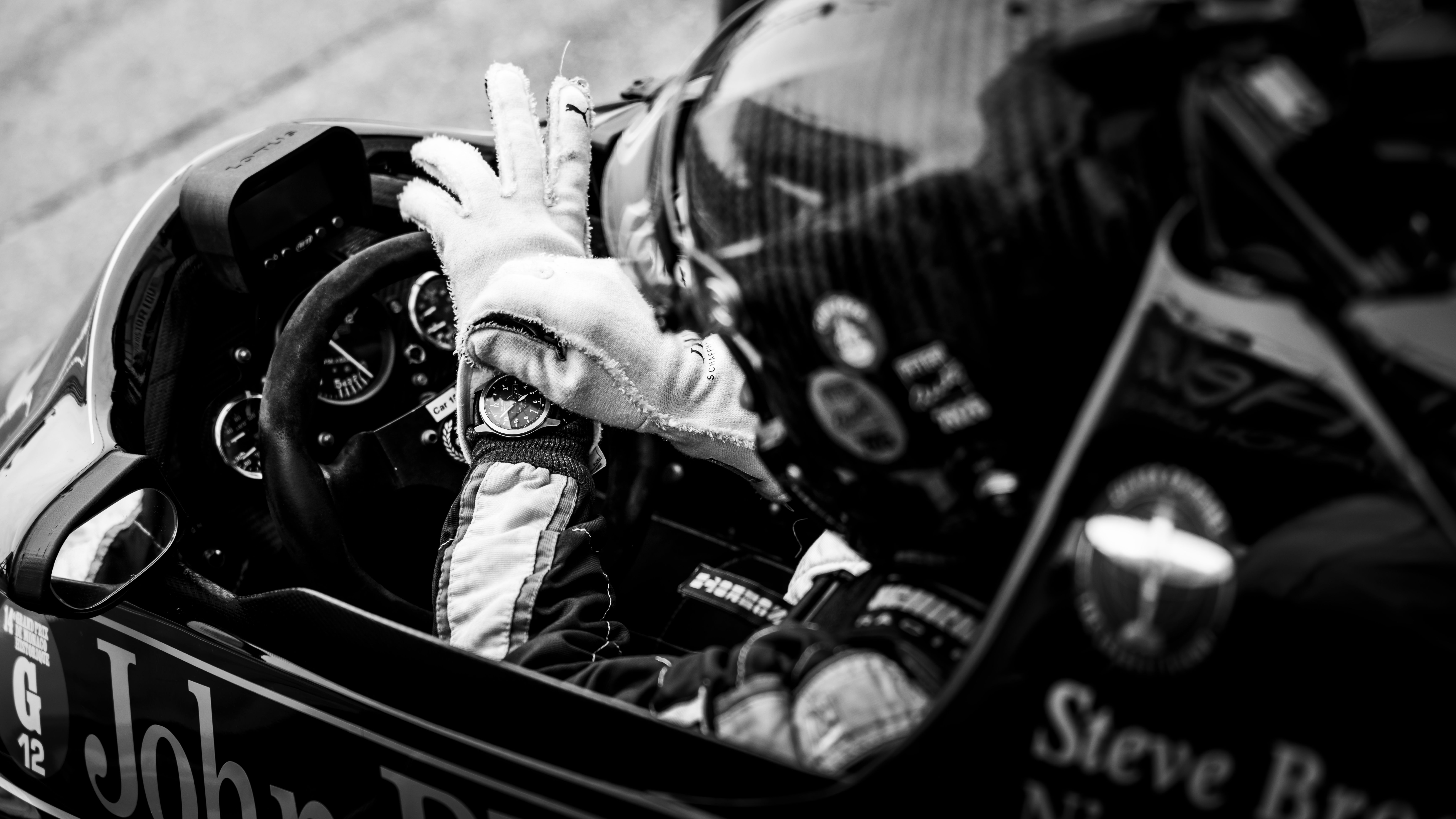 race car dashboard steering wheel software error