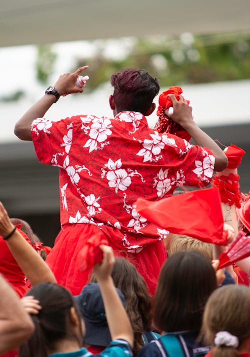 Photos gratuites de bleu et rouge, chemise hawaïenne, fosse