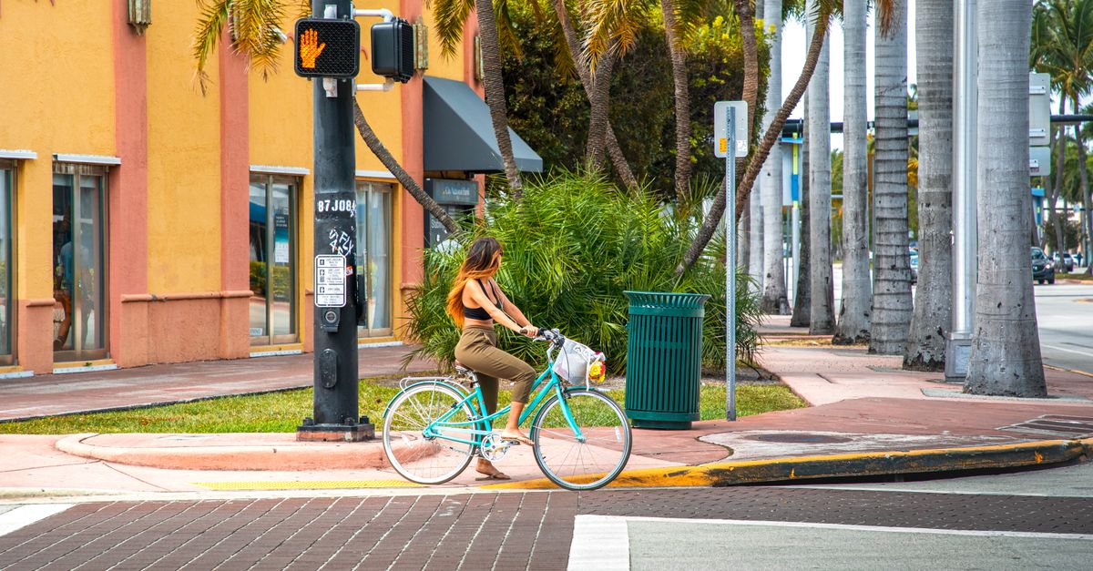 Miami's Top Attractions: Art Deco, Beaches, Wynwood Murals Await 2026