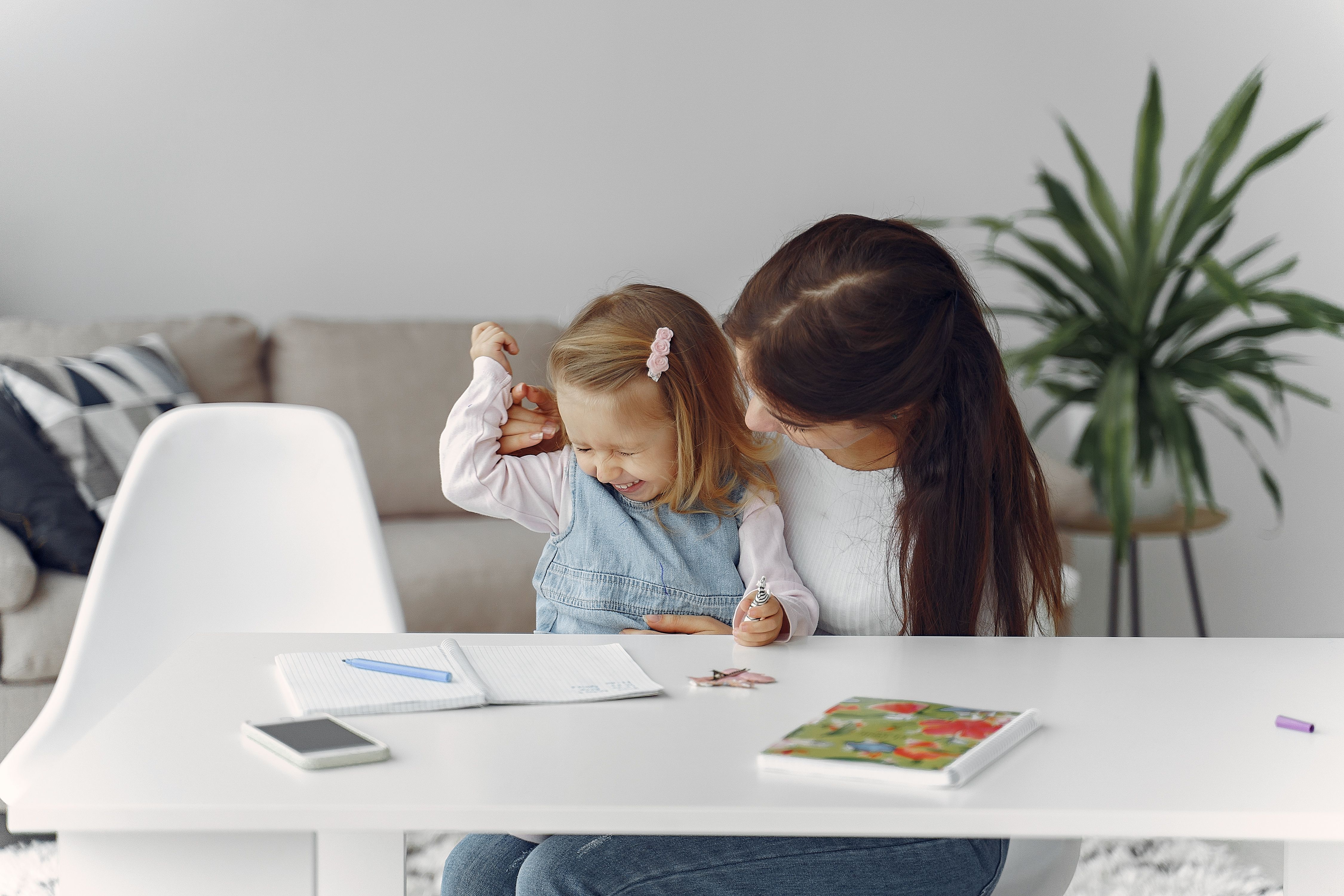 Mother and Daughter Bonding \u00b7 Free Stock Photo
