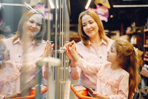 Free Mother and Daughter Bonding Stock Photo