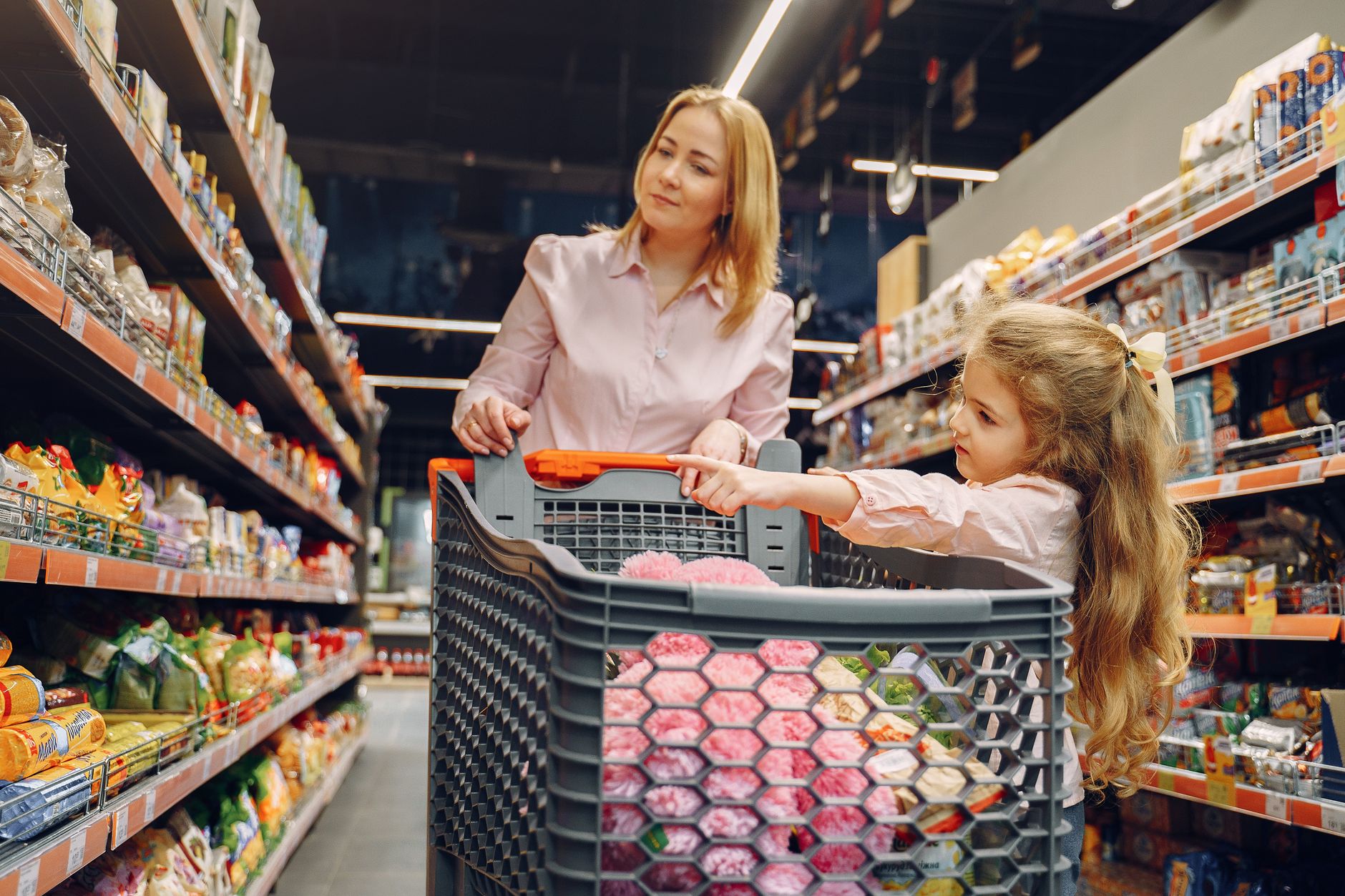 FMCG: Cuộc Chuyển Dịch Giá Cả và Áp Lực Lên Biên Lợi Nhuận