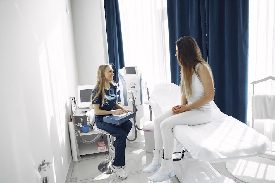 medical consultation in an Australian clinic with a doctor and student - claim student insurance australia medical consultation in an Australian clinic with a doctor and student - claim student insurance australia