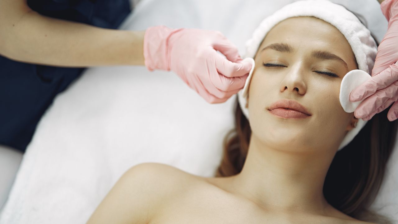 Remoção de Pintas Dói em Campinas? Desvendando o Procedimento com Conforto - Augusta Perfection