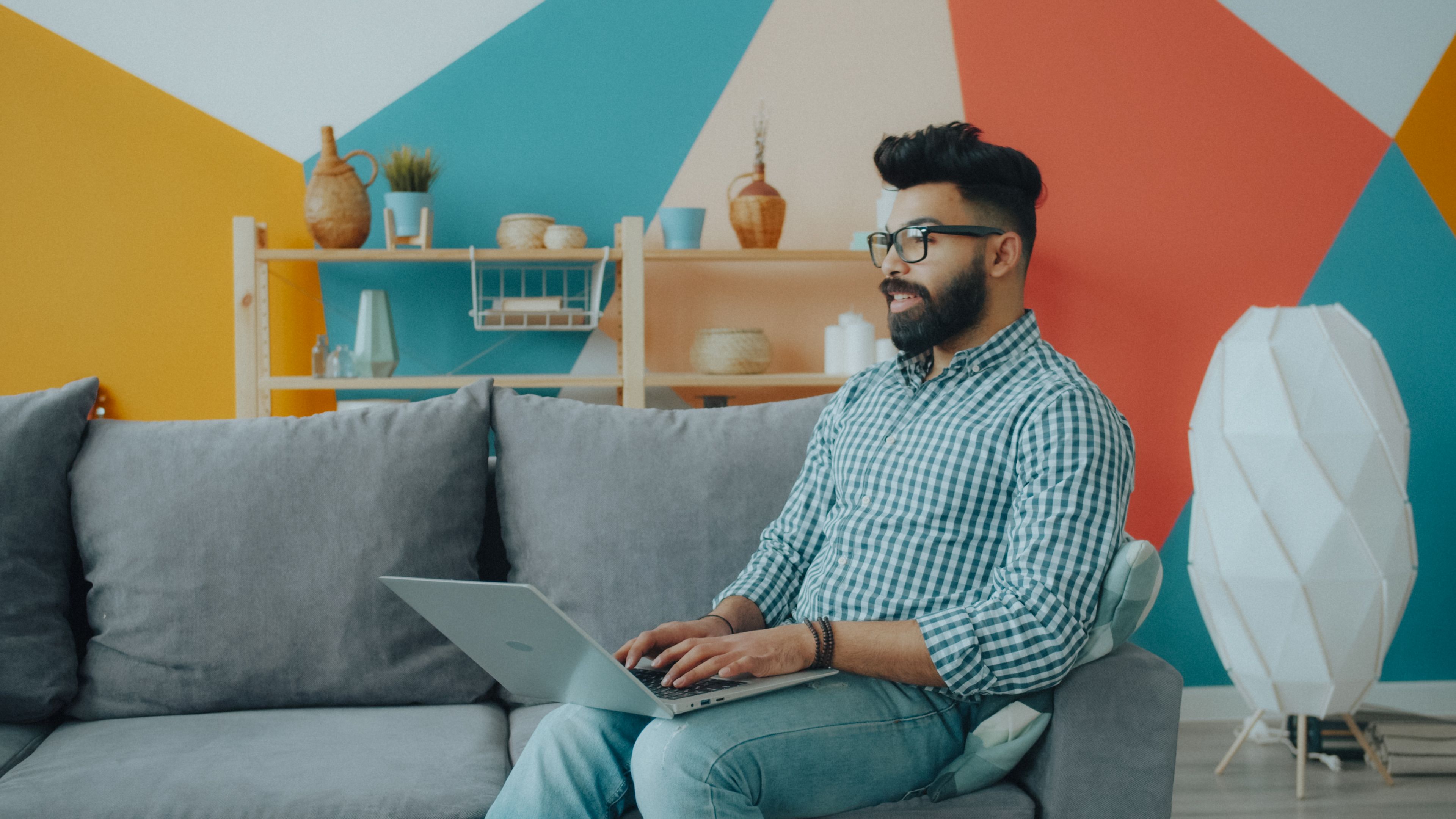 27 Side Hustle Ideas and How to Get Started — Photo by Vitaly Gariev on Pexels