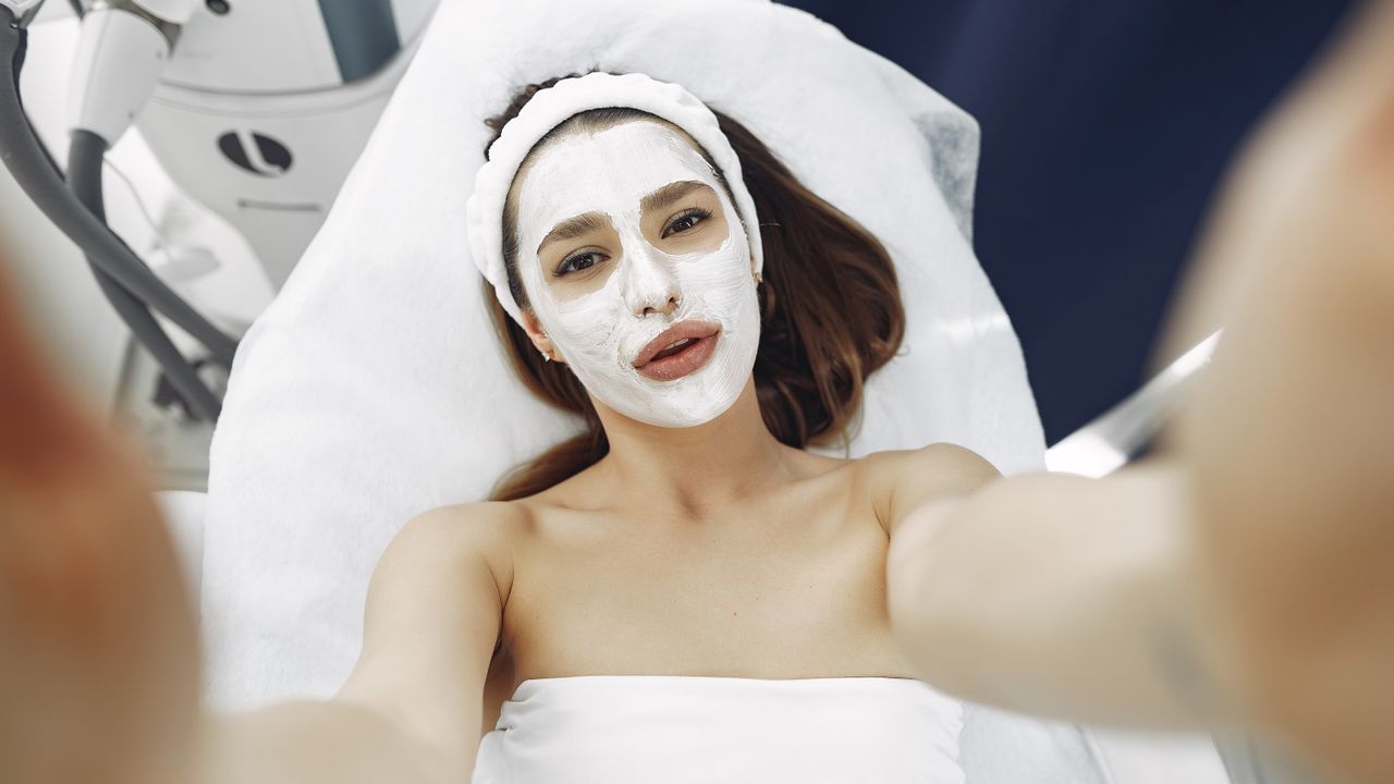 Peeling Elétrico em Bauru: Desvendando a Eficácia para uma Pele Renovada - Augusta Perfection