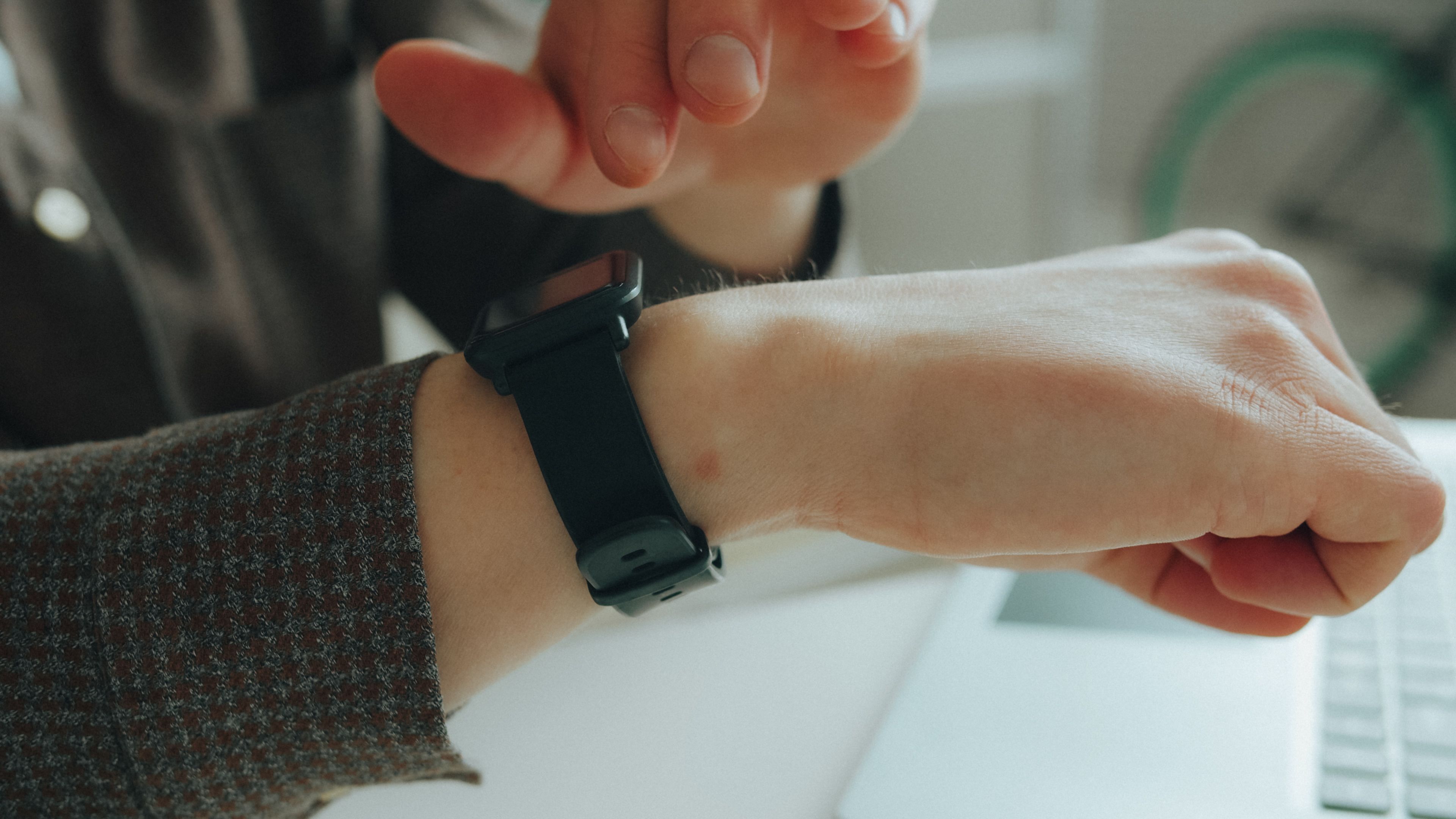 Why Most Beginners Fail at Mastering Their New Smartwatch (And What Actually Works for Real Convenience)