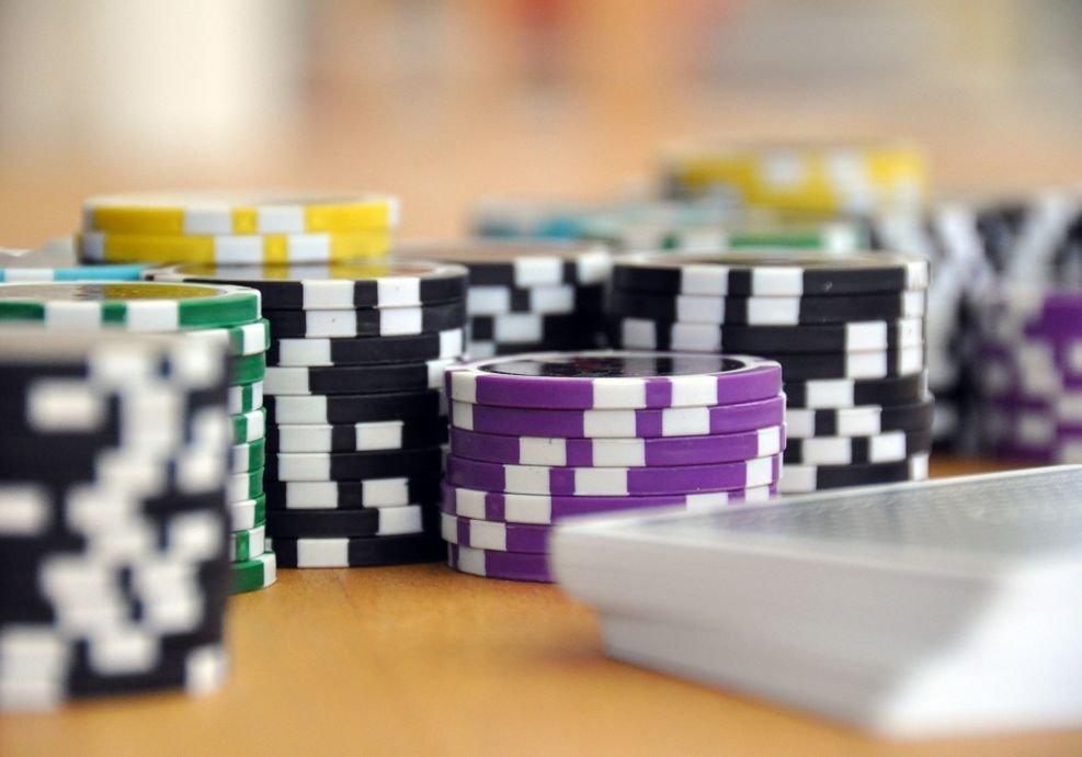 Online Casino: Spielautomaten und Live-Spiele im Überblick