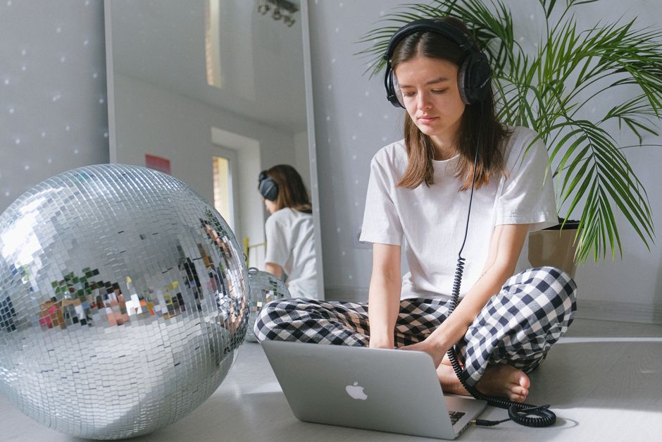 Rádio Online Funky House: Qual a Melhor Forma de Descoberta Musical?