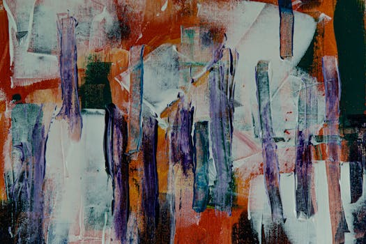抽象绘画与纹理笔触丰富多彩，展现出充满活力的表现主义