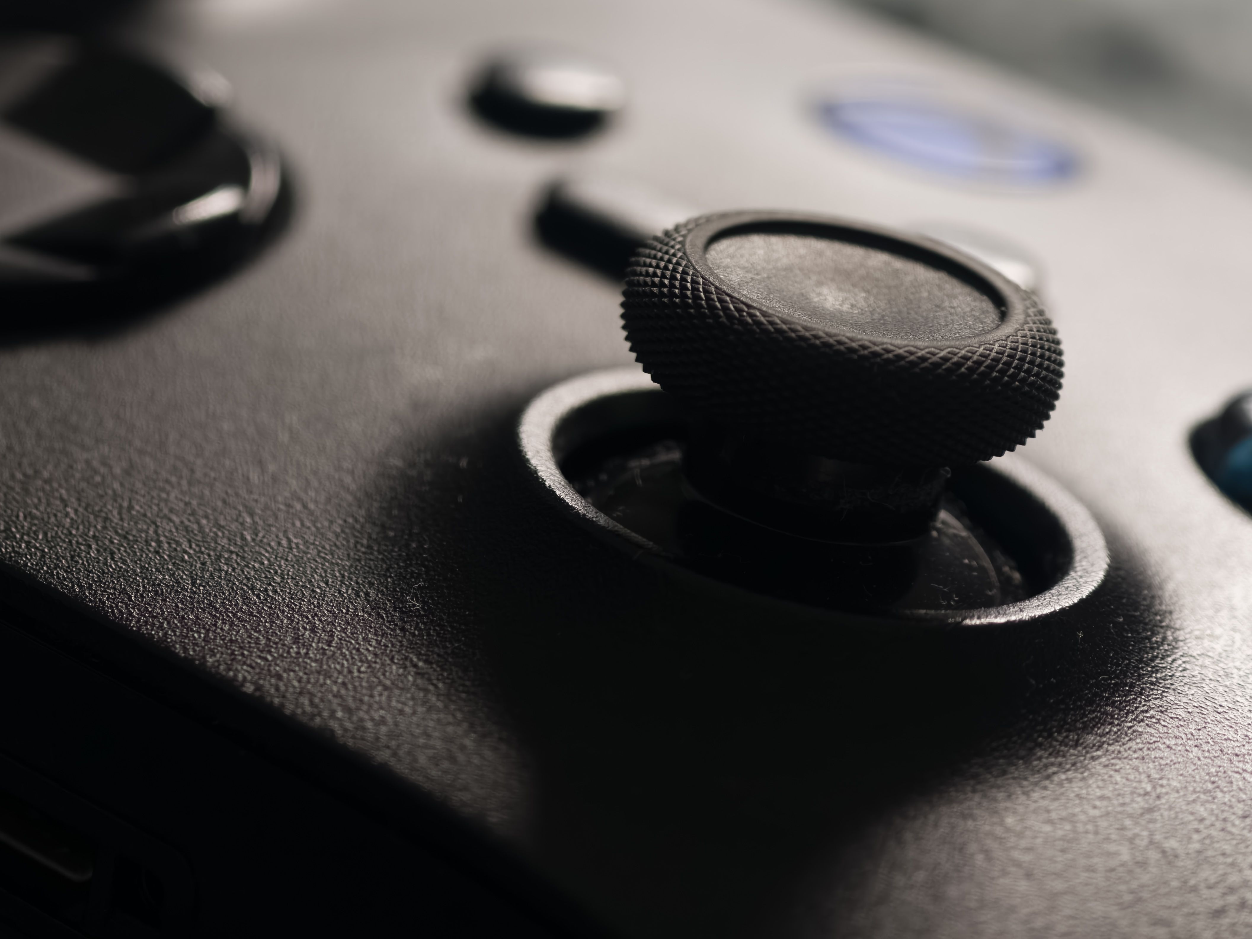 Nacon Revolution 5 Unlimited : la manette PS5 avec écran intégré