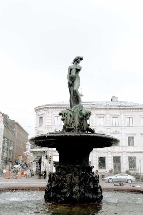 Gratis Fontana Di Acqua Con La Scultura Foto a disposizione