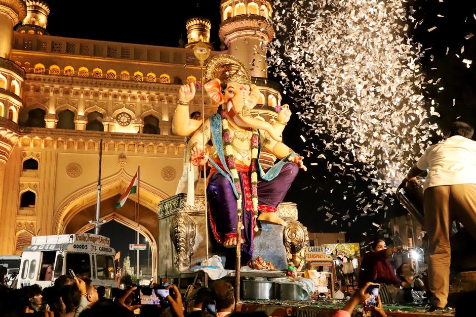 Hyderabad Ganesh Puja Celebrations See Increased Economic Activity and Devotional Participation