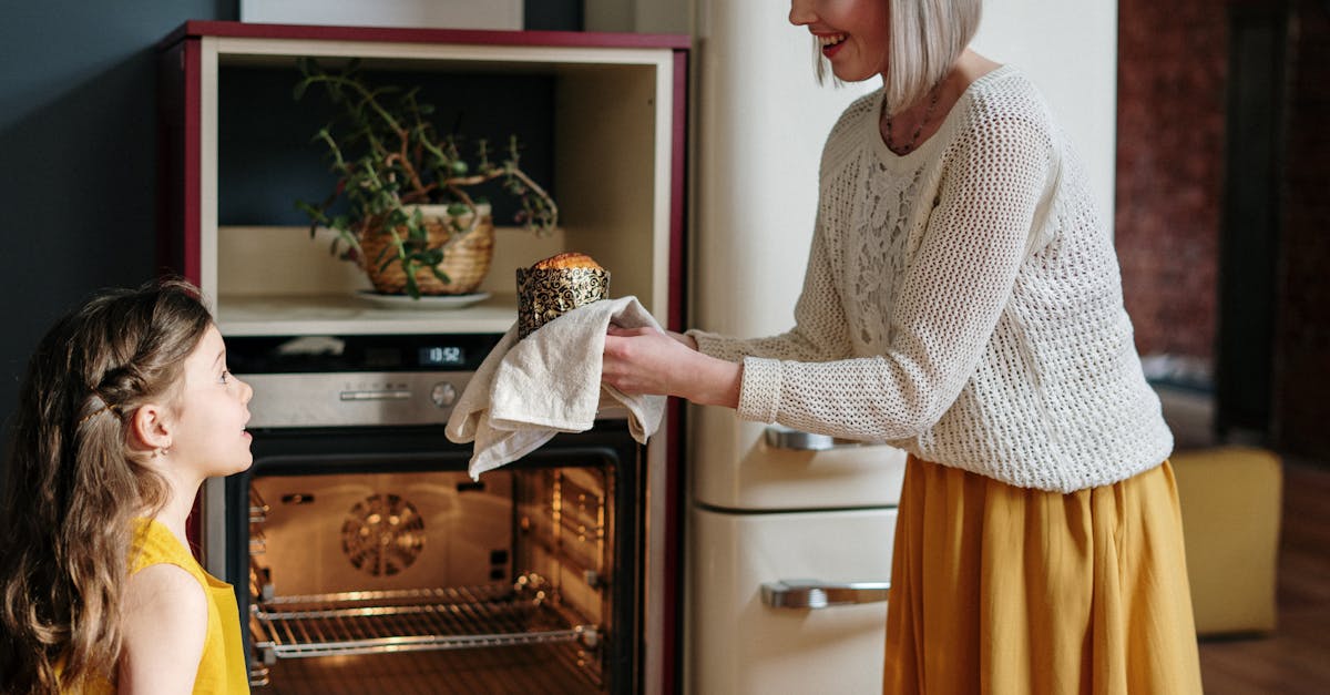 How long to preheat oven for sponge cake