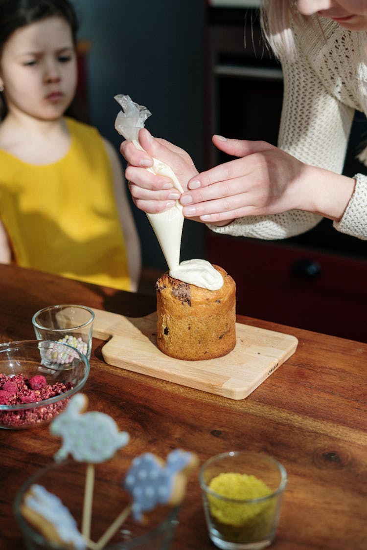 Putting Icing On A Cake