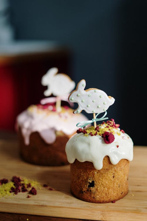 Cake With White Icing on Top and Bunny Topper · Free Stock Photo