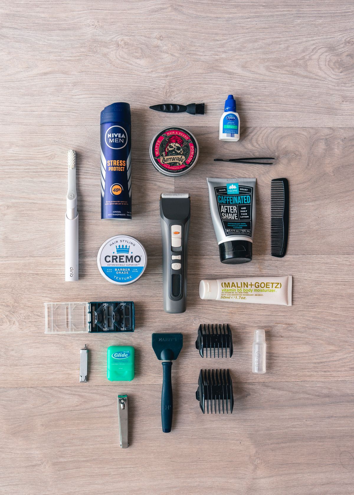 Produtos e acessórios utilizados para barbear e cuidados pessoais