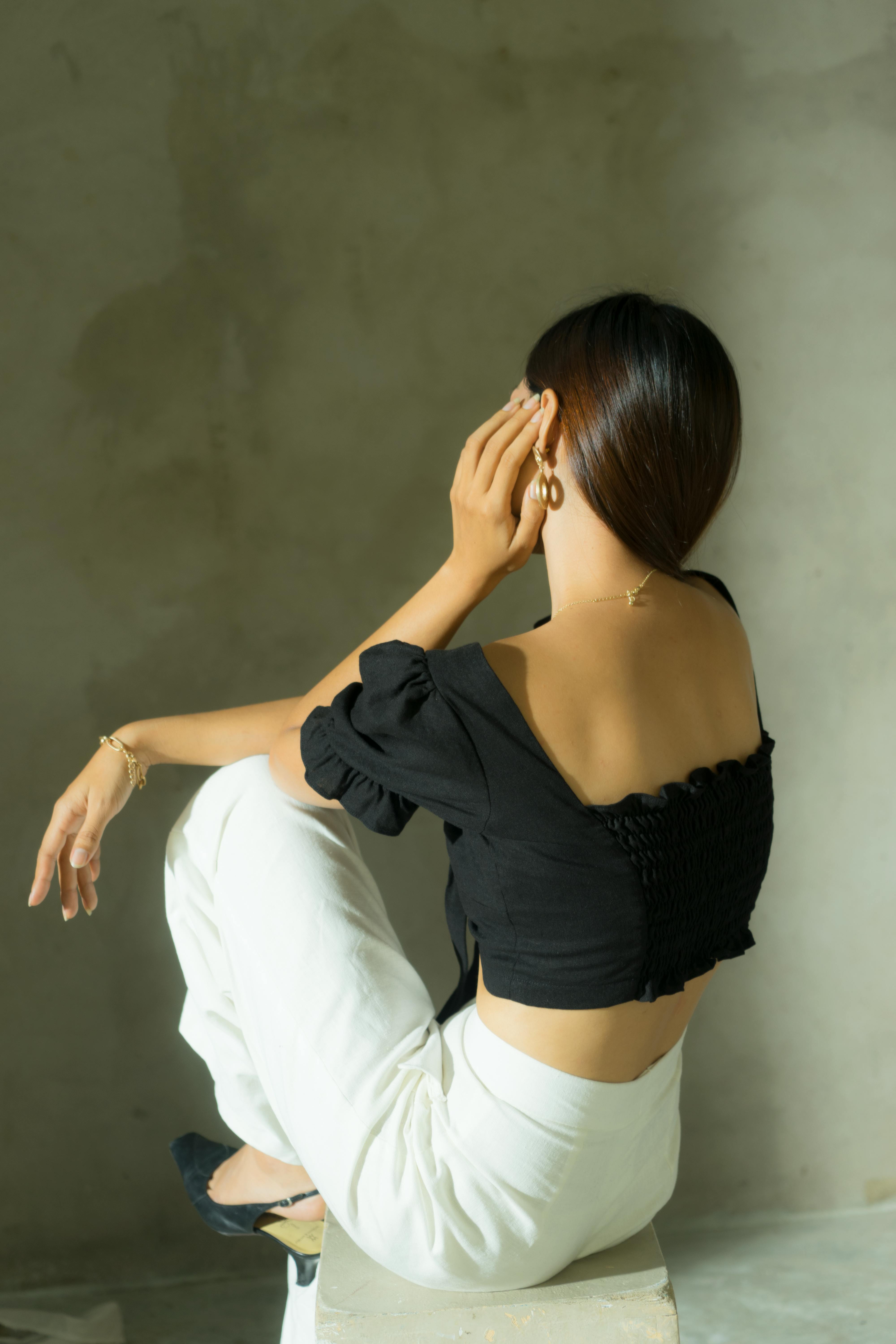 Free stock photo of các cô gái trẻ, chờ đợi, cô gái