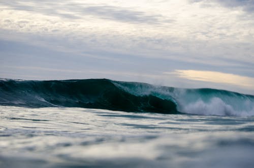 Free Photo of Ocean Waves  Stock Photo