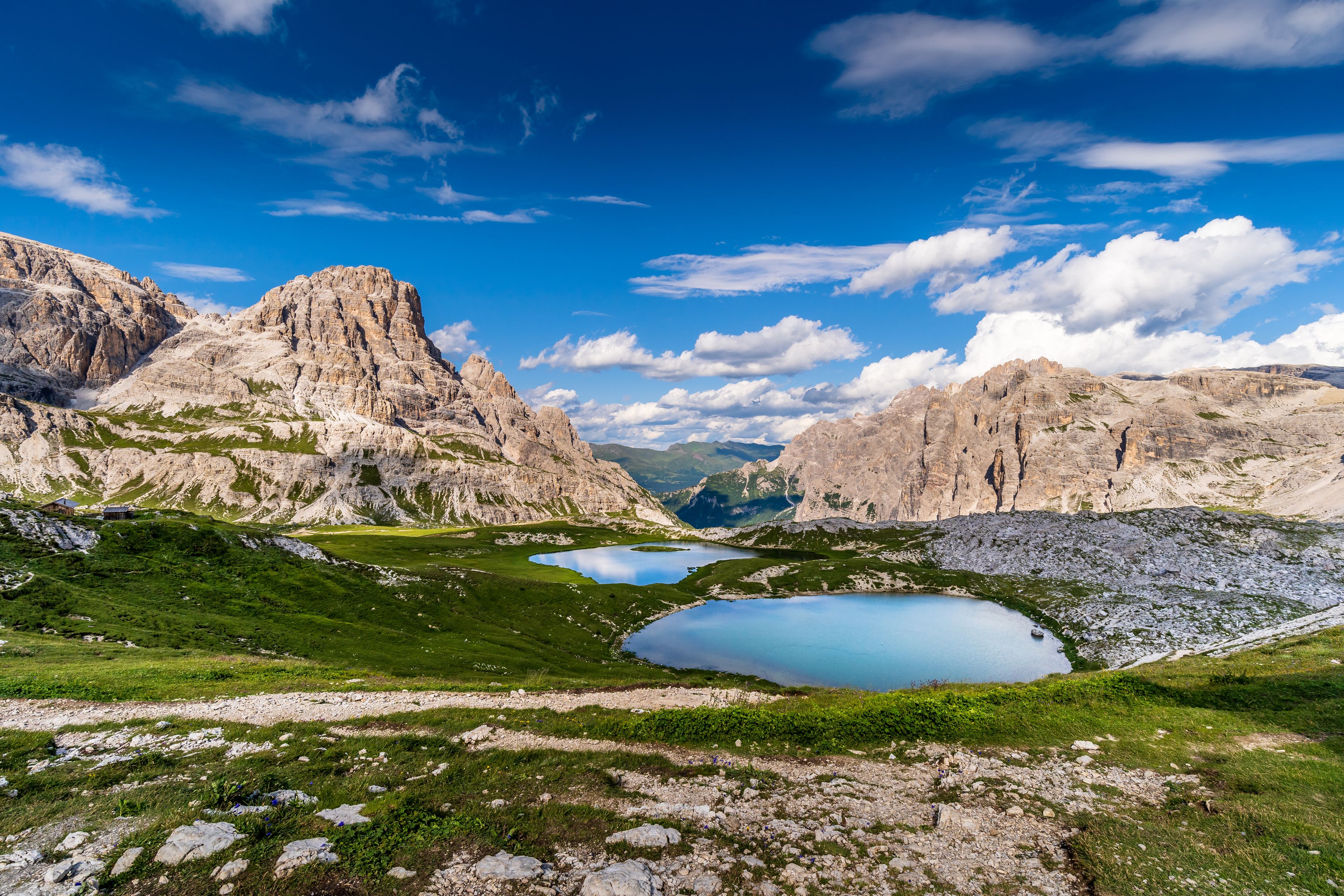 MacBook 桌面:Scenic landscape of Tre Cime