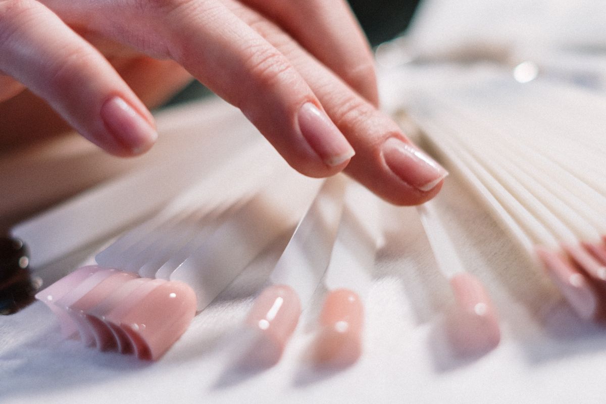 Nageldesign Trends Sommer 2026: Farben, Finishes & Typen-Guide