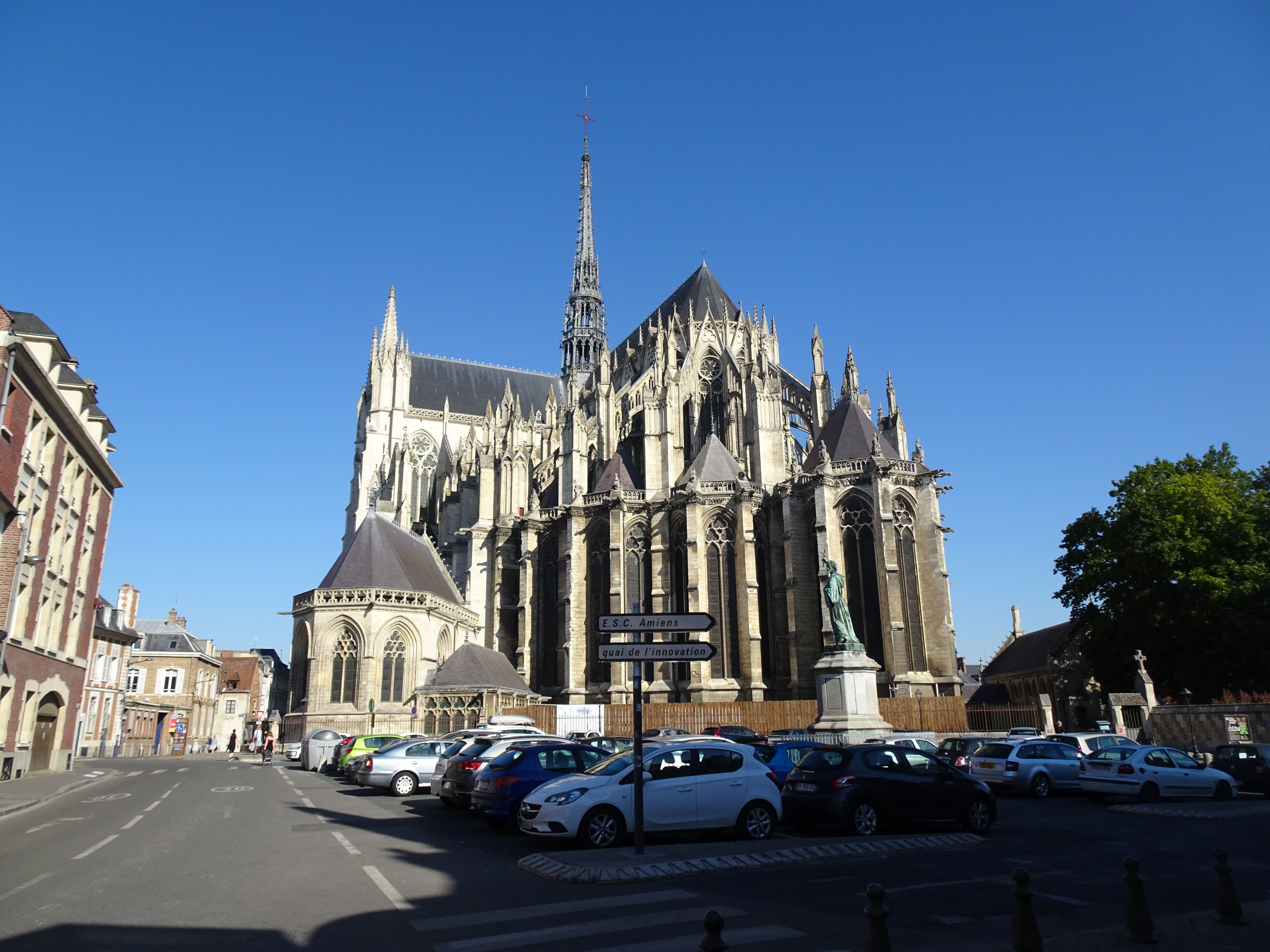 Rachat d&rsquo;épave de voiture à Saint-Etienne : comment s&rsquo;y prendre pour vendre sa voiture hors d&rsquo;usage ?