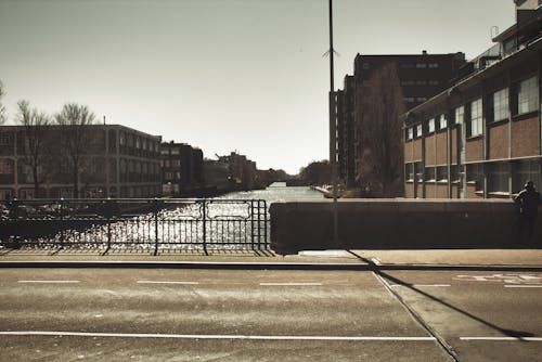 Ingyenes stockfotó Amszterdam, fényvisszaverődés, híd témában