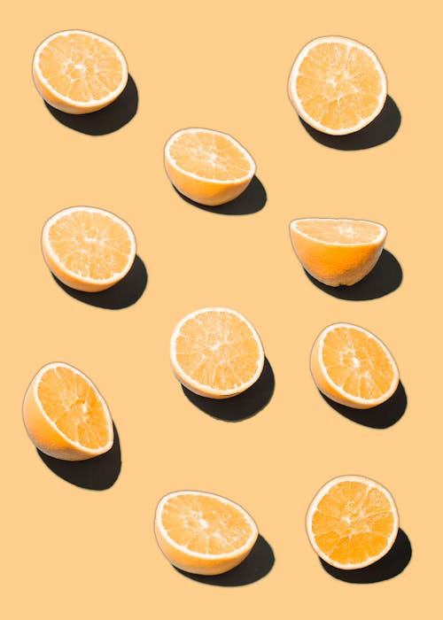 Illustration of bright similar cut oranges