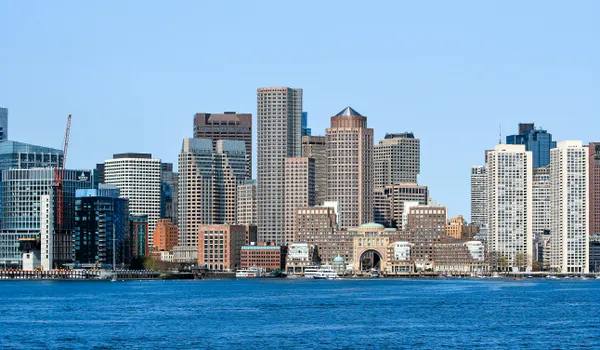 Les tours de Boston vues depuis le port