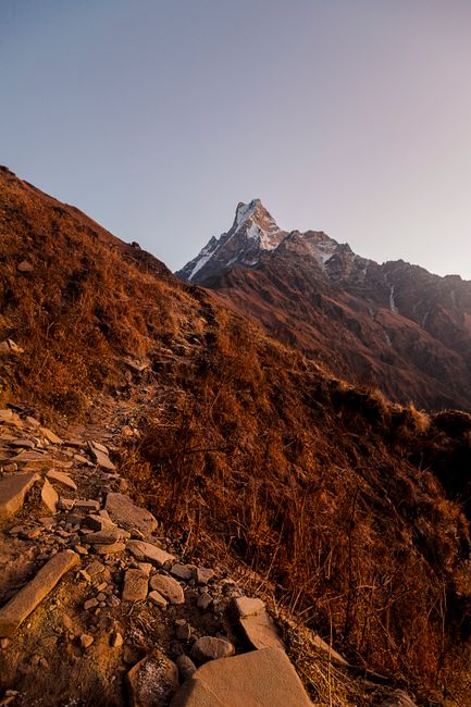 himalaya trekking trail nepal autumn