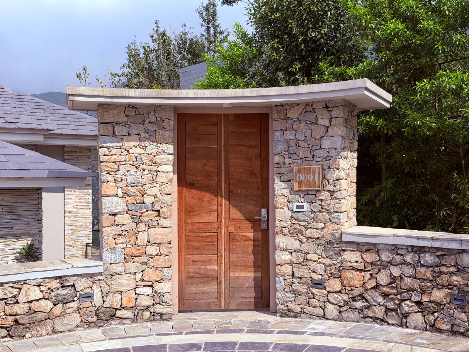 The entrance wall, Maithili Villa