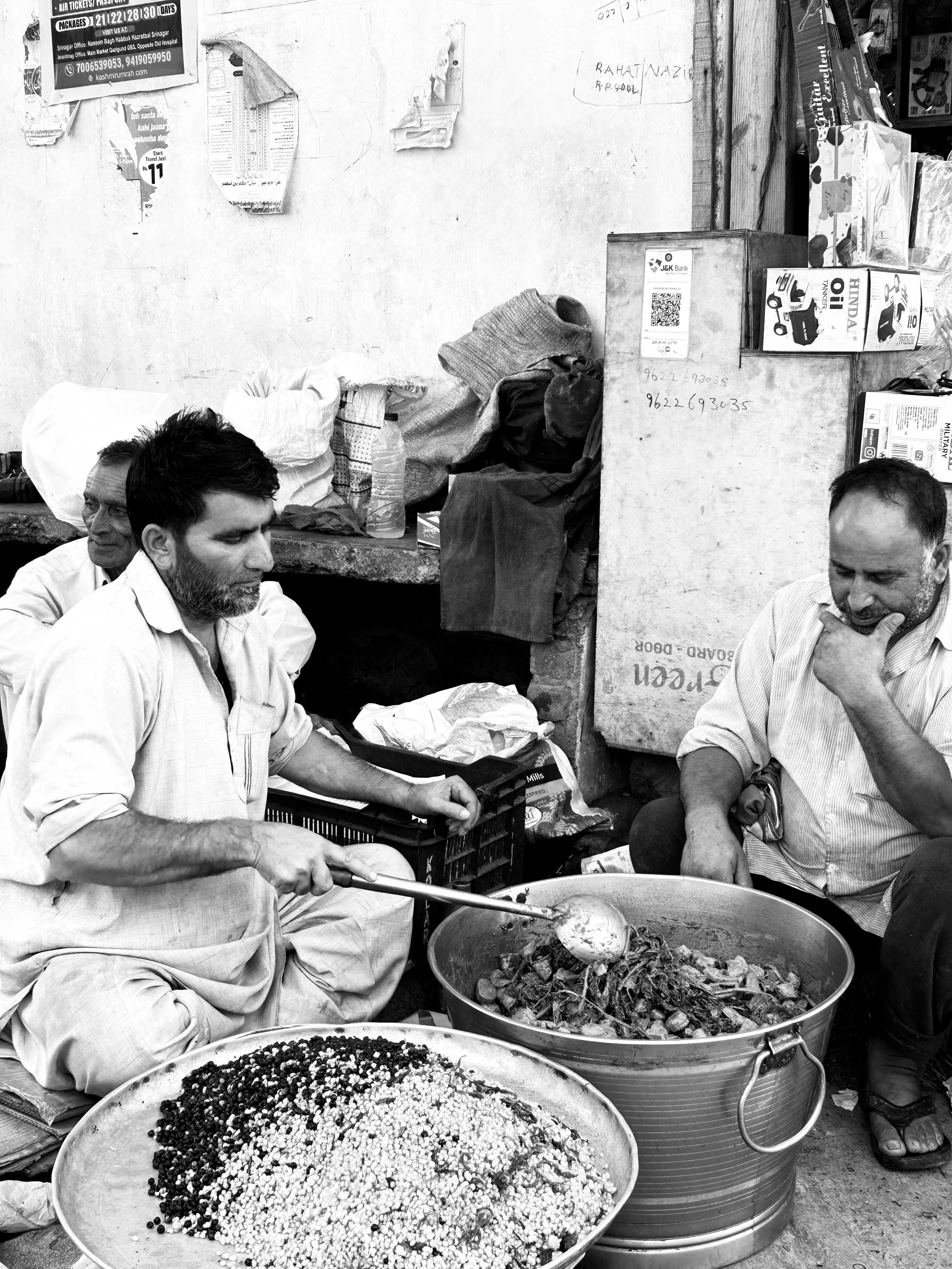 Street Vendor Cooking in Srinagar Market · Free Stock Photo