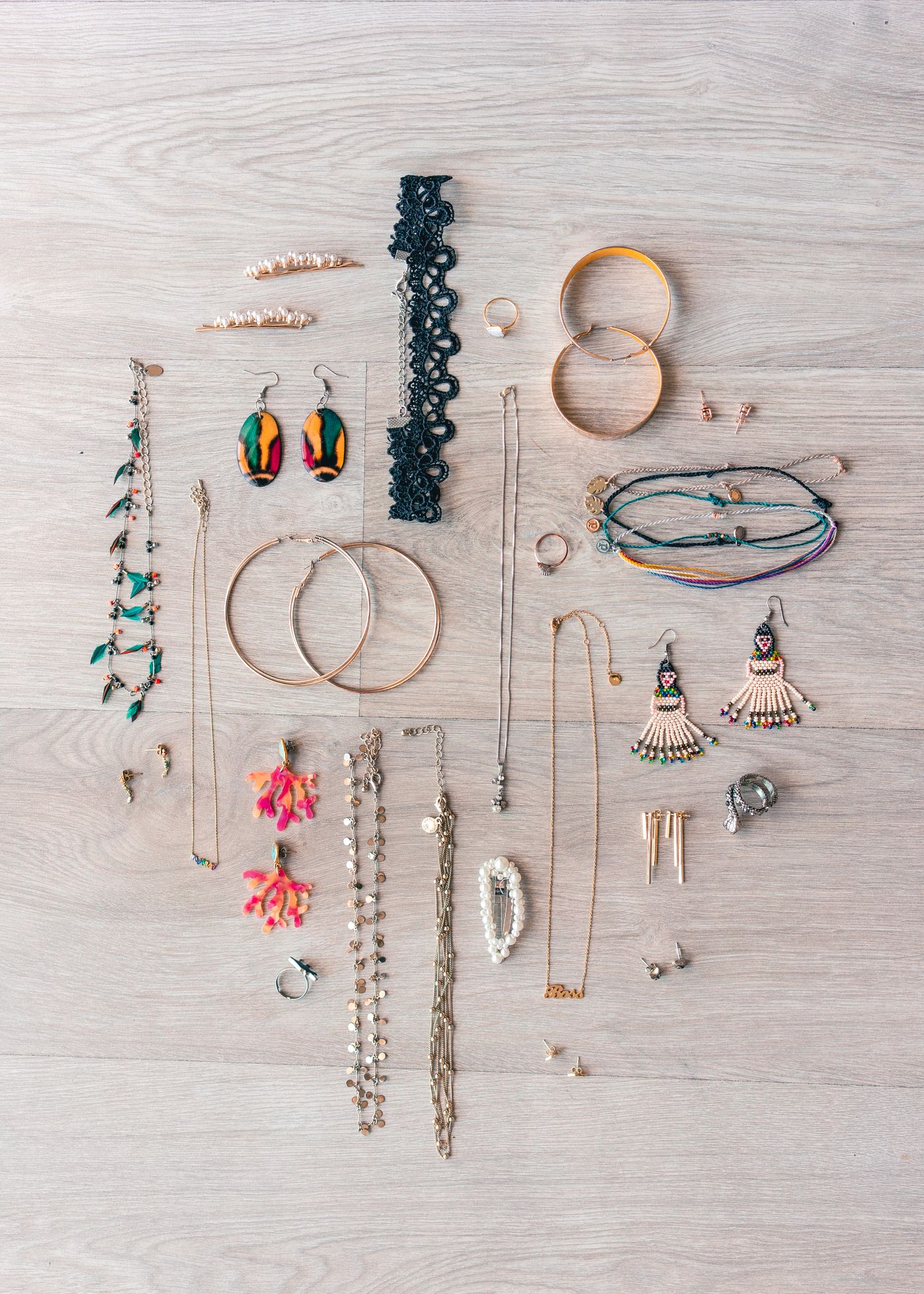 Small accessories and giftable finds for everyday browsing