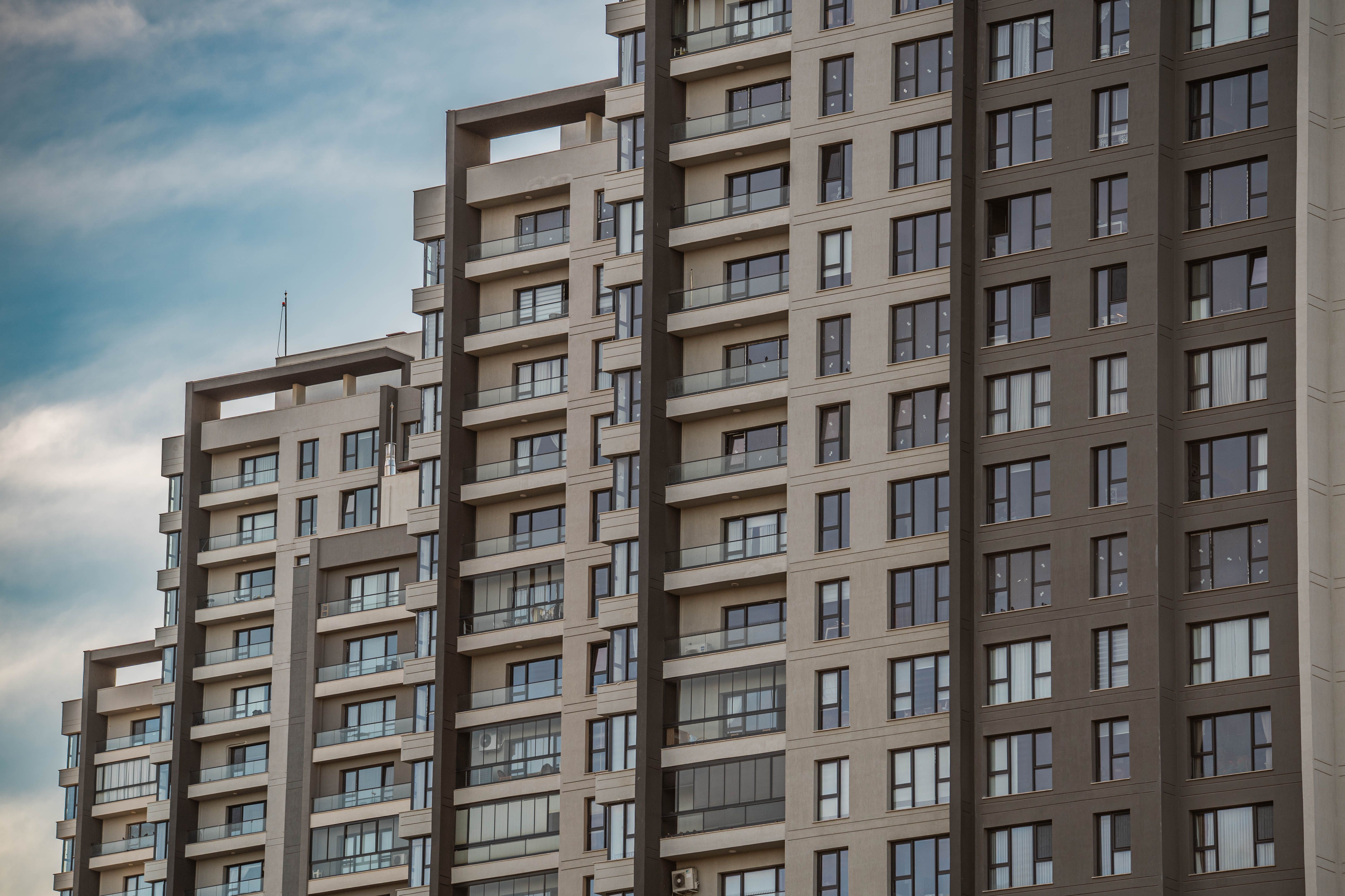 Property Management Software That Makes Life Easier for Landlords, Real Estate Professionals — Photo by Eren Arıcı on Pexels
