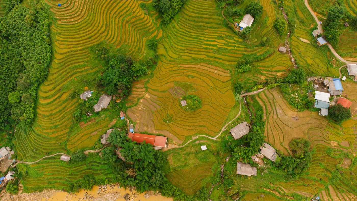 Rice terraces and rural homes in the northern highlands