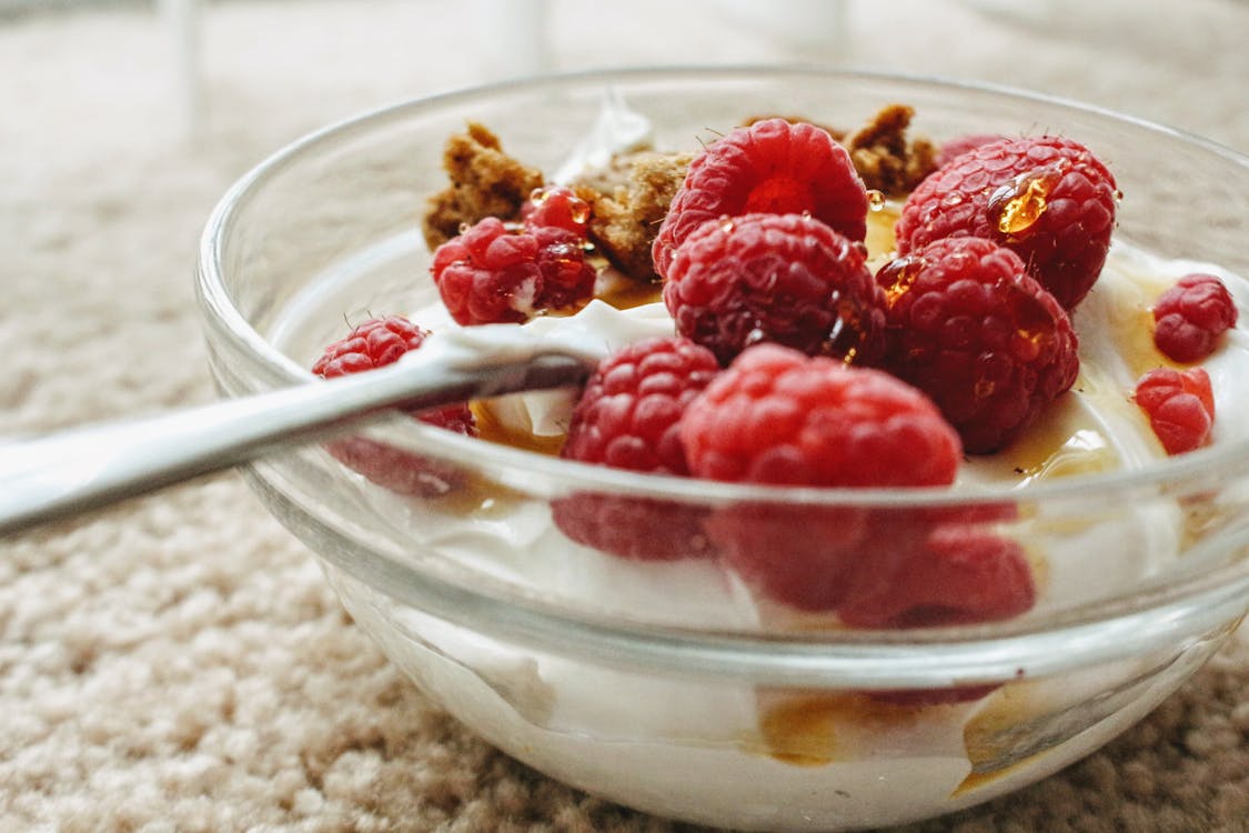 Free Red Raspberry on Clear Glass Bowl Stock Photo