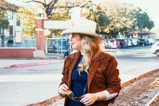 Elizabeth Holmes: Texas House Featured in 'You Can See Everything' For Sale