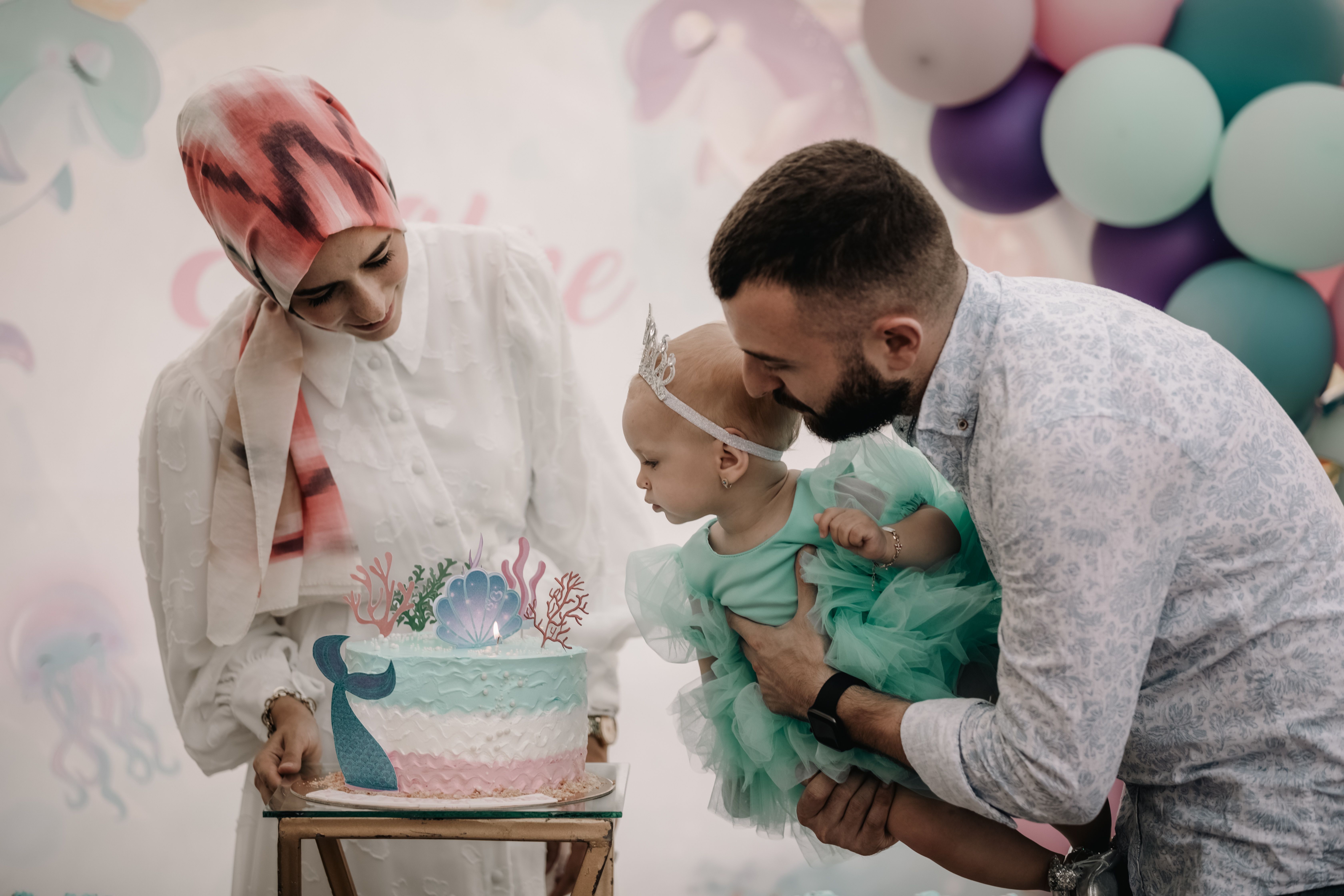 4-year-old girl dies after family is str
