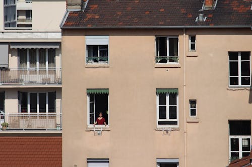Безкоштовне стокове фото на тему «балкон, Будівля, визирає» стокове фото