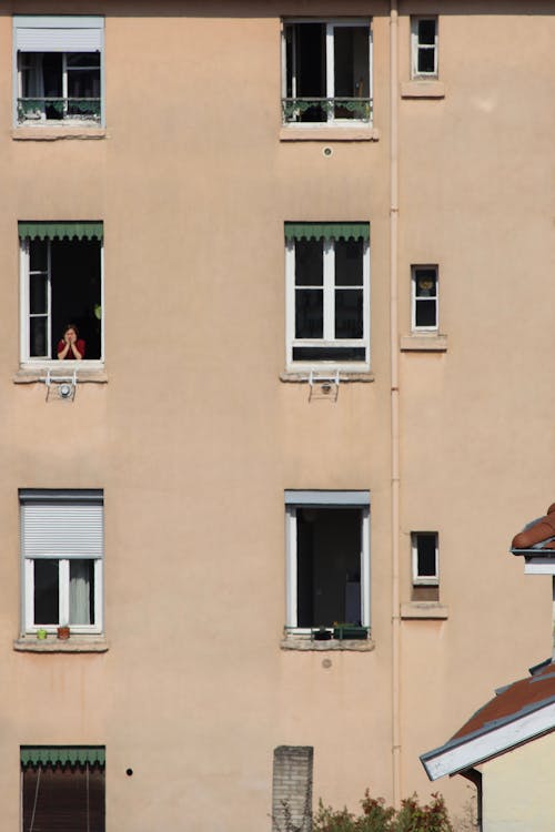 Gratis stockfoto met appartement, architectuur, betonnen muur