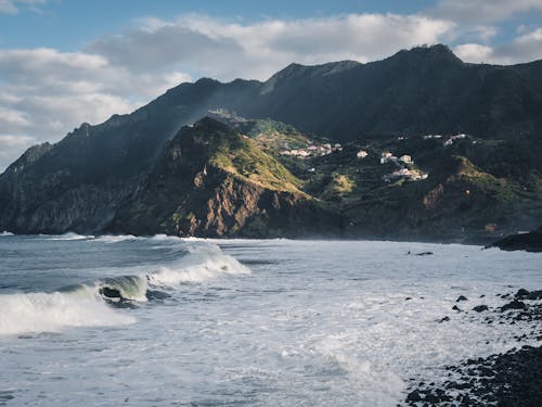 Ocean Waves Crashing on Shore