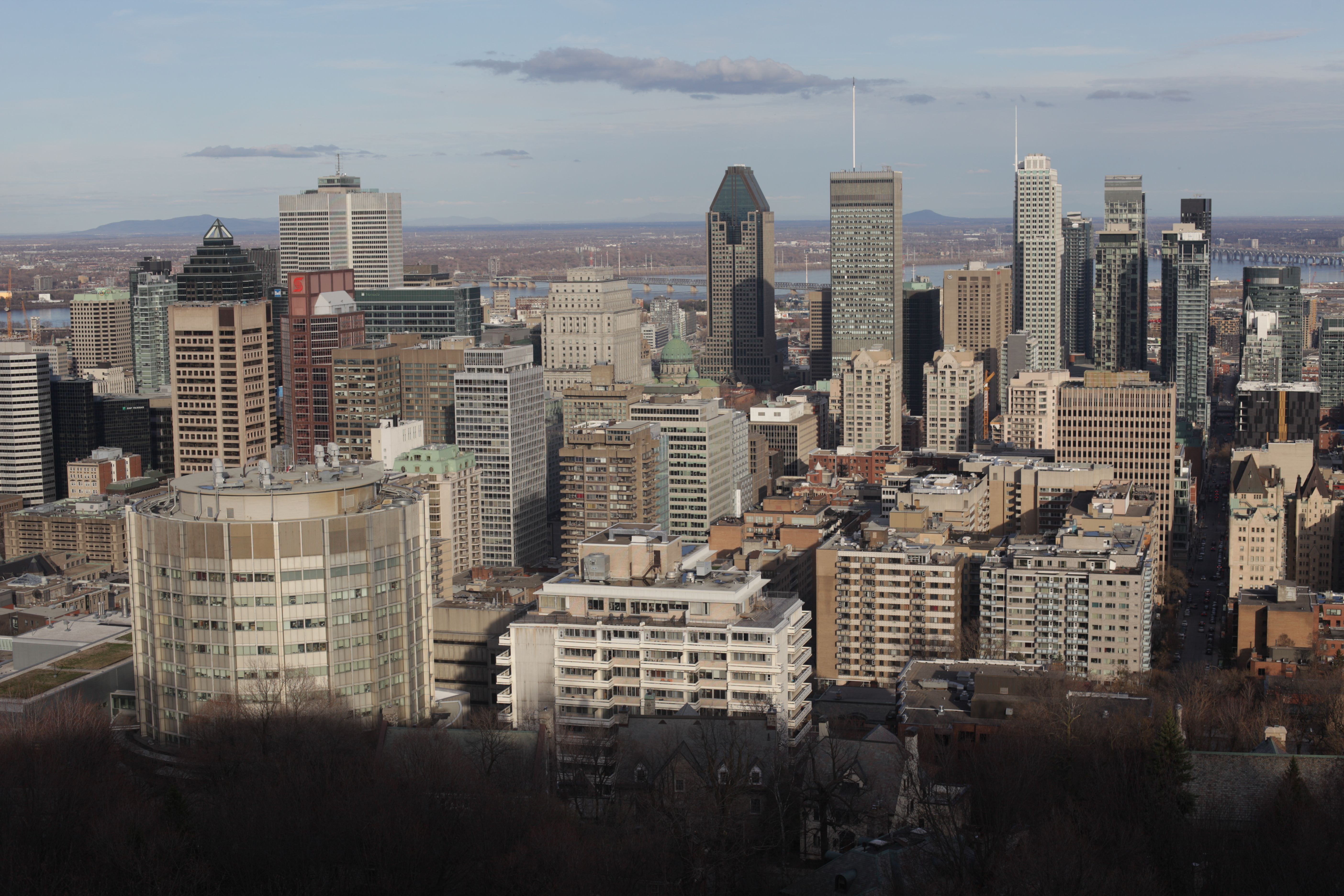 Canada Invites 11,752 Express Entry Candidates in October — French Speakers Get In at CRS 435