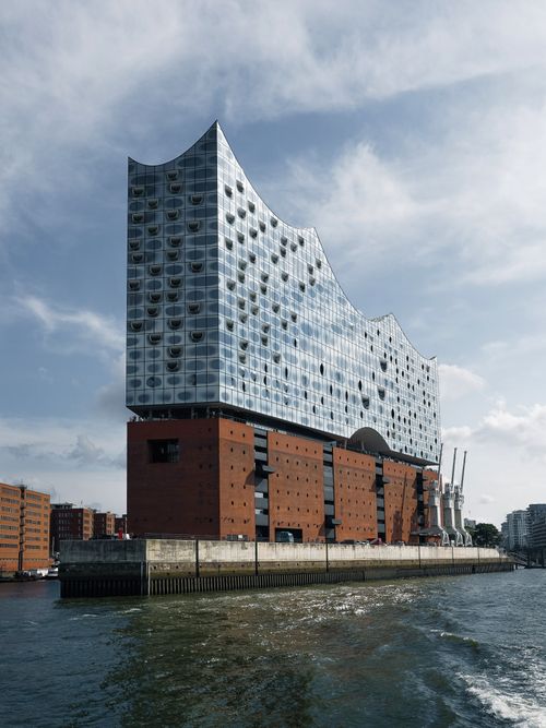 Free Elbphilharmonie in Hamburg, a stunning modern architectural marvel on the River Elbe. Stock Photo