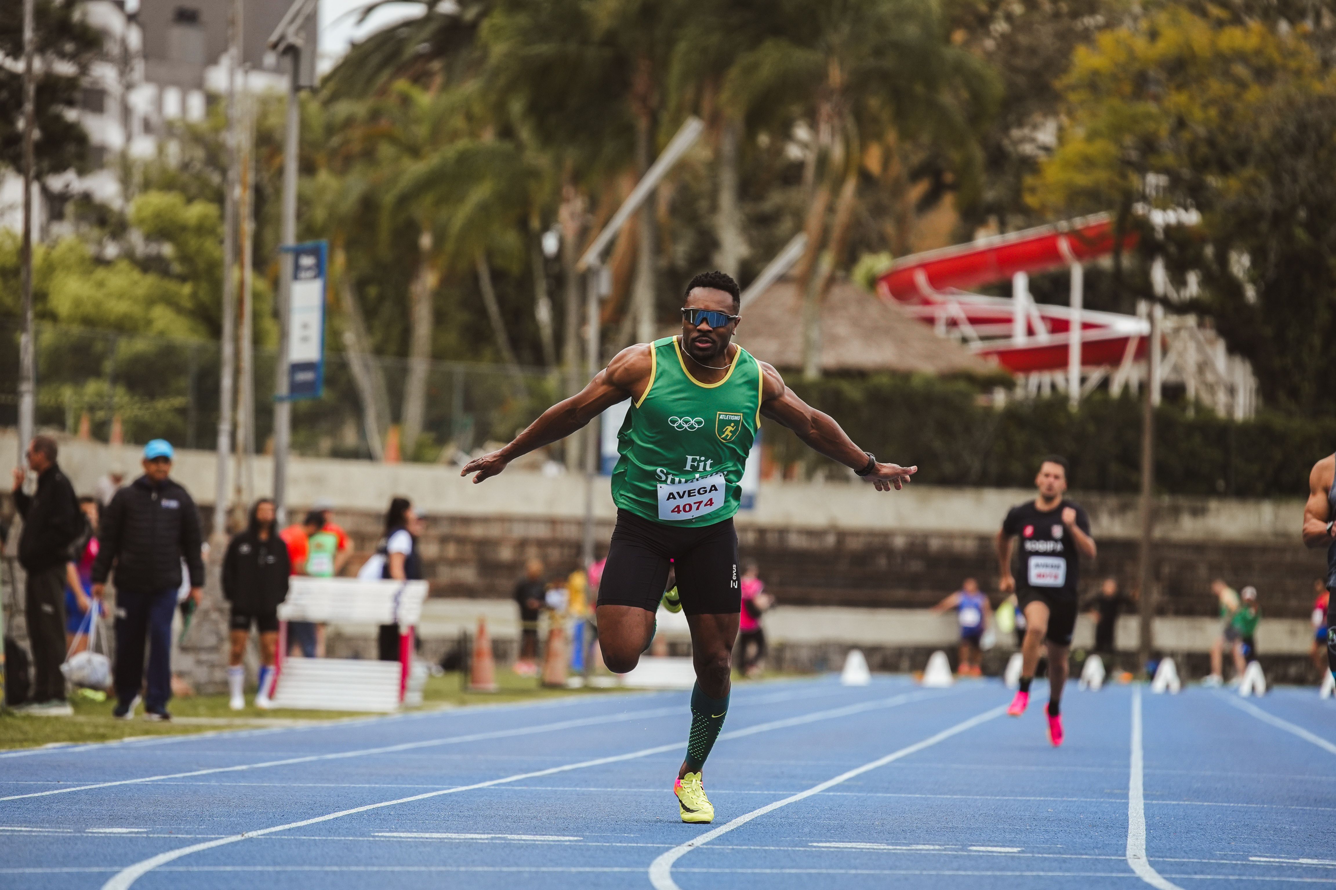 Comment votre critique intérieur influence vos performances sportives