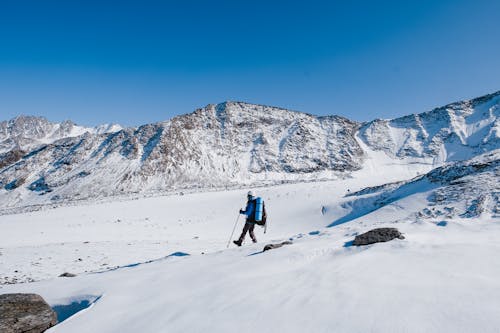 Δωρεάν στοκ φωτογραφιών με trekking pole, βουνό, εξερεύνηση