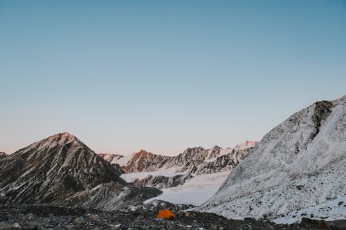 Gratis stockfoto met berg, heldere blauwe lucht, kampeertent