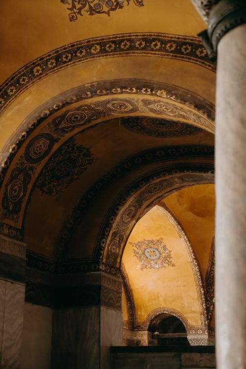 Free Explore the rich Byzantine architectural details with ornate arches and vibrant frescoes. Stock Photo