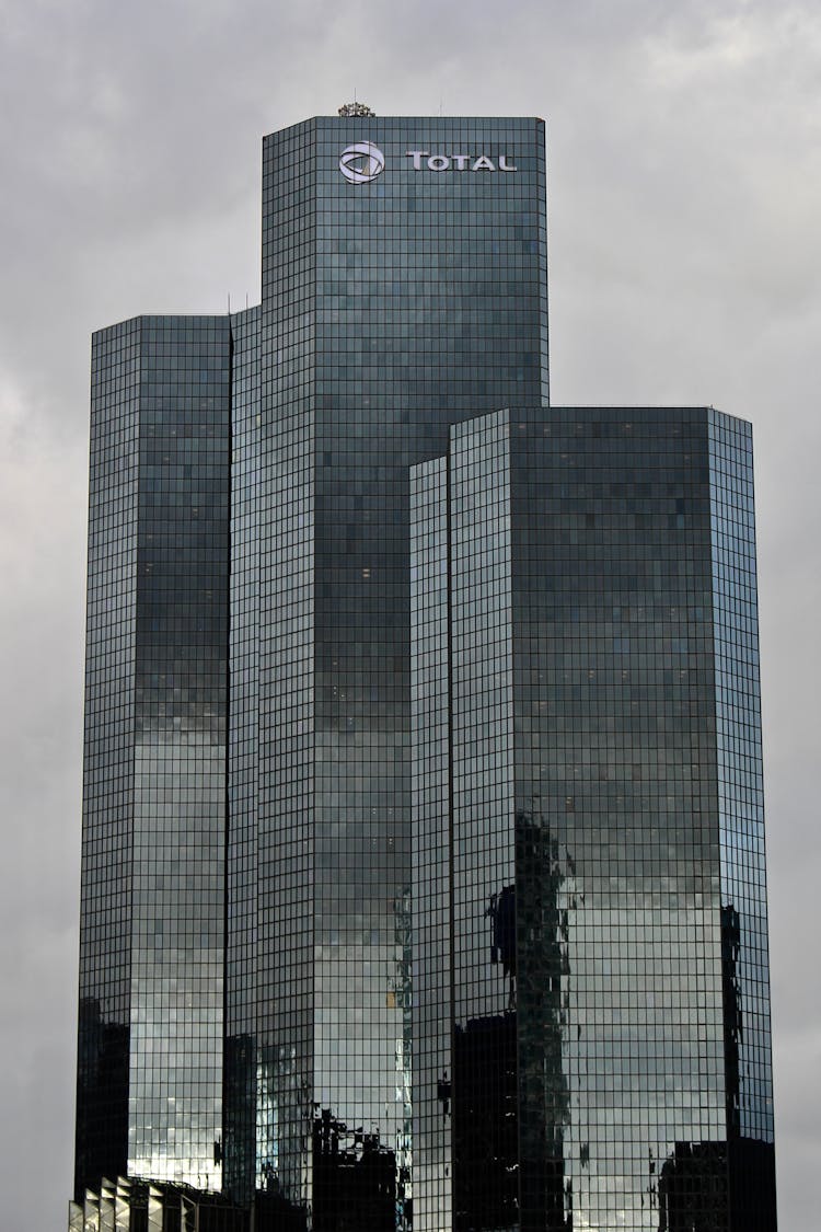 Total Building In France